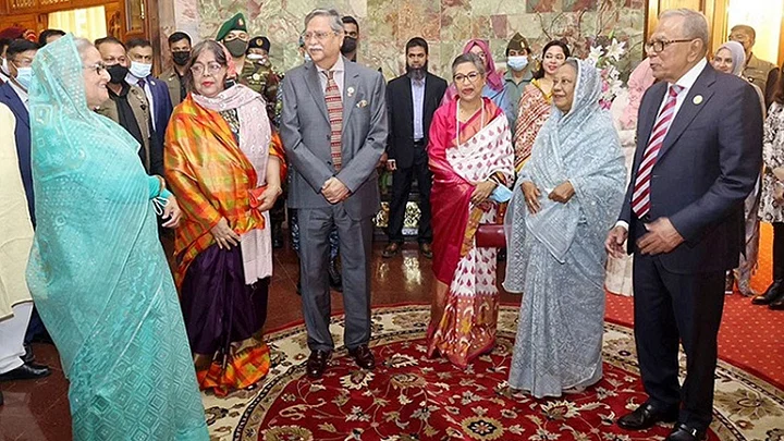 রাষ্ট্রপতির সঙ্গে সাহাবুদ্দিন ও শেখ হাসিনার সৌজন্য সাক্ষাৎ