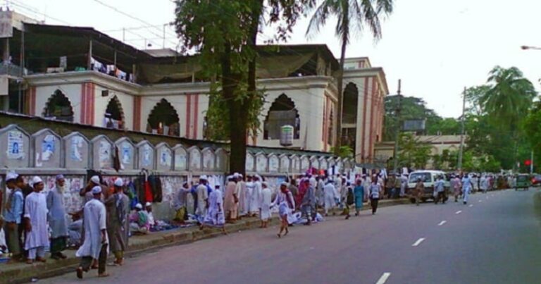 কাকরাইল মসজিদে সাদপন্থীদের সব ধরনের কার্যক্রমে নিষেধাজ্ঞা