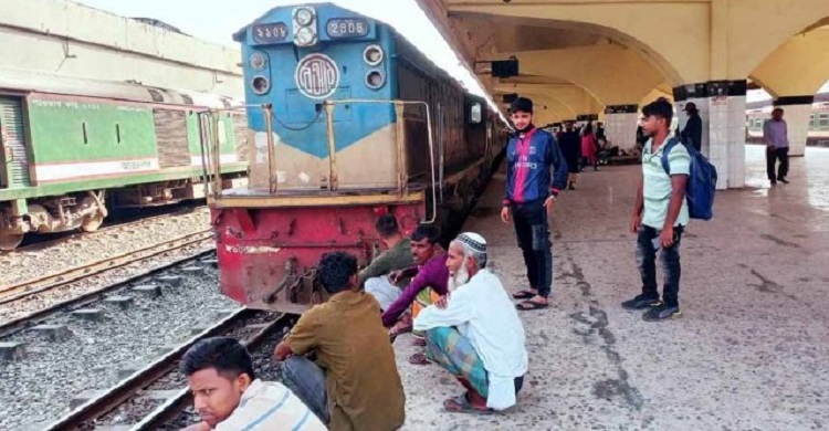 কর্মবিরতি শুরু, সারা দেশে ট্রেন চলাচল বন্ধ