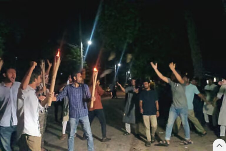 রাবিতে ছাত্র জোটের মিছিলে ‘শাহবাগবিরোধী ঐক্যের’ ব্যানারে শিবিরের হামলা