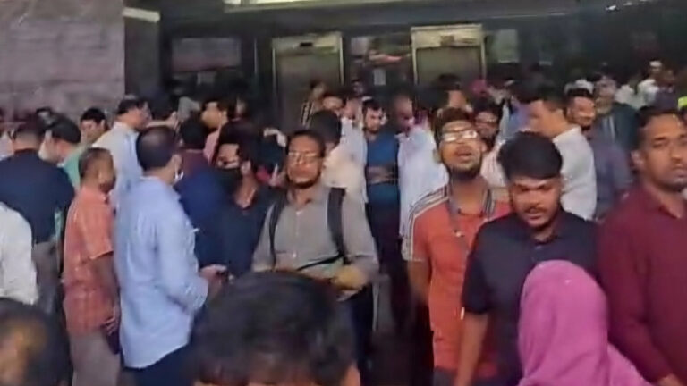 এনবিআরের চেয়ারম্যান অপসারণে অবস্থান কর্মসূচি ও কলম বিরতি