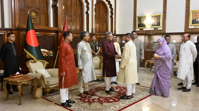 রাষ্ট্রপতির সঙ্গে সেনাপ্রধানের ঈদ শুভেচ্ছা বিনিময়