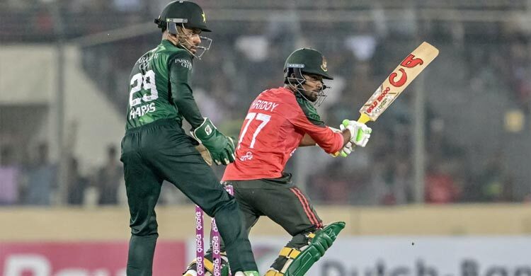 পাকিস্তানকে ধবলধোলাইয়ের লক্ষ্যে সন্ধ্যায় মাঠে নামছে বাংলাদেশ