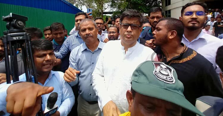 মাইলস্টোন কলেজে অবরুদ্ধ আসিফ নজরুল ও শফিকুল আলম