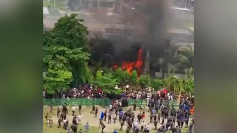 ঢাকায় প্রশিক্ষণ বিমান বিধ্বস্ত