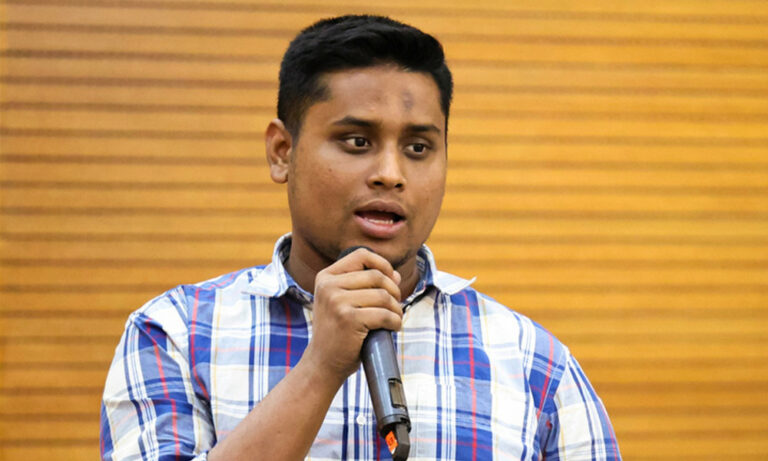 ডিসি-এসপিরা ‘চিপায় পড়ে’ ভালো ব্যবহার করছেন: হাসনাত