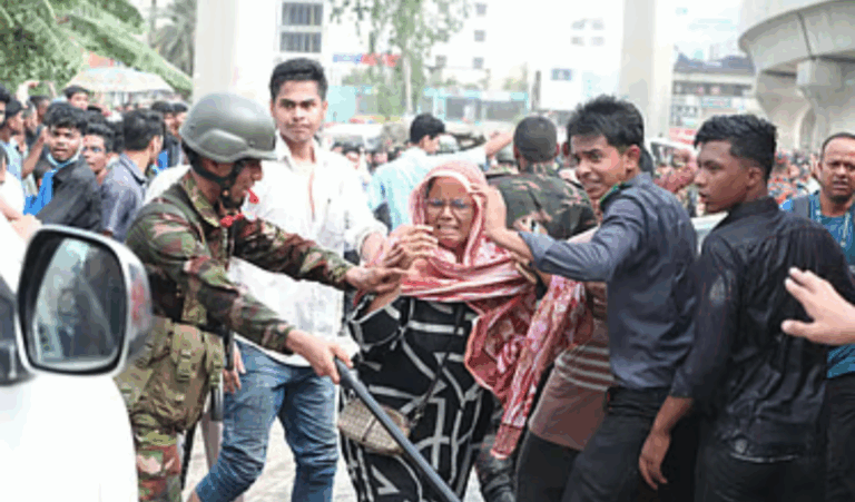 ‘বড় সন্তানকে বের করতে পেরেছি, ছোটটাকে খুঁজে পাচ্ছি না’