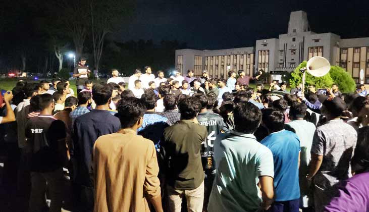 মিটফোর্ড হত্যাকান্ড: উত্তাল বিভিন্ন বিশ্ববিদ্যালয়-কলেজ ক্যাম্পাস